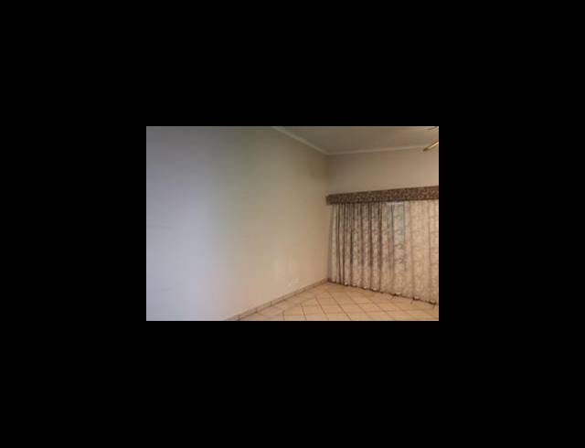 2 BEDROOM TOWNHOUSE FOR SALE IN CLARINA